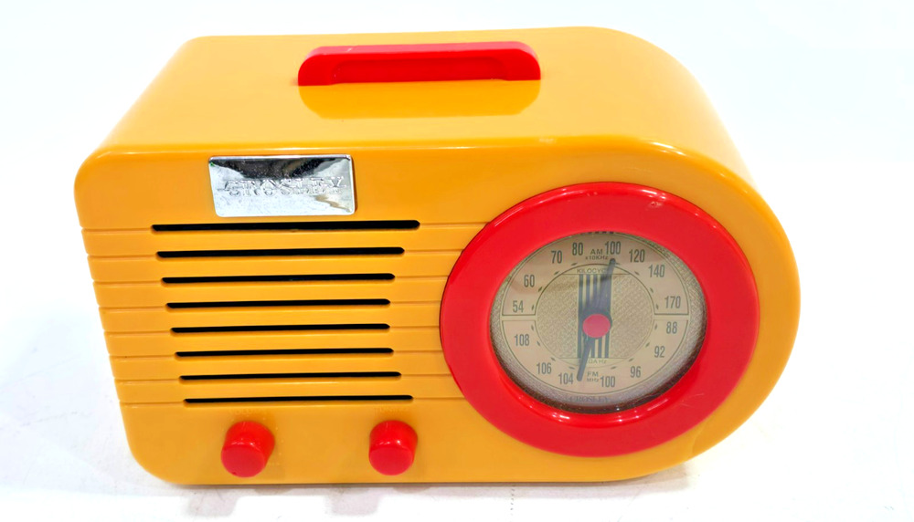 Crosley CR-2 Butterscotch / Orange Retro AM / FM Cassette Radio READ / WORKS
